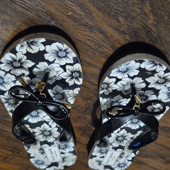 Kate Spade Black Floral Women's Sandals - Picture 4 of 4